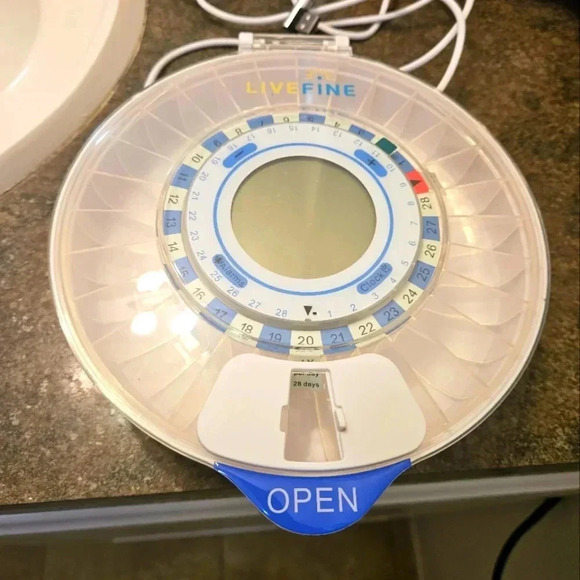 Frosted Smart Pill Dispenser - Picture 2 of 7